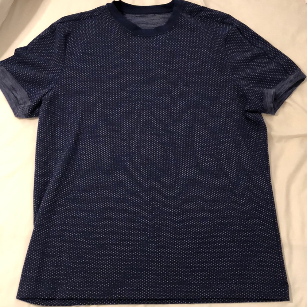 Gently used lululemon short sleeve shirt